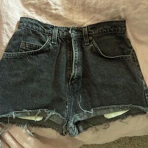 Black Levi regular fit shorts. Size is missing, fits like XS